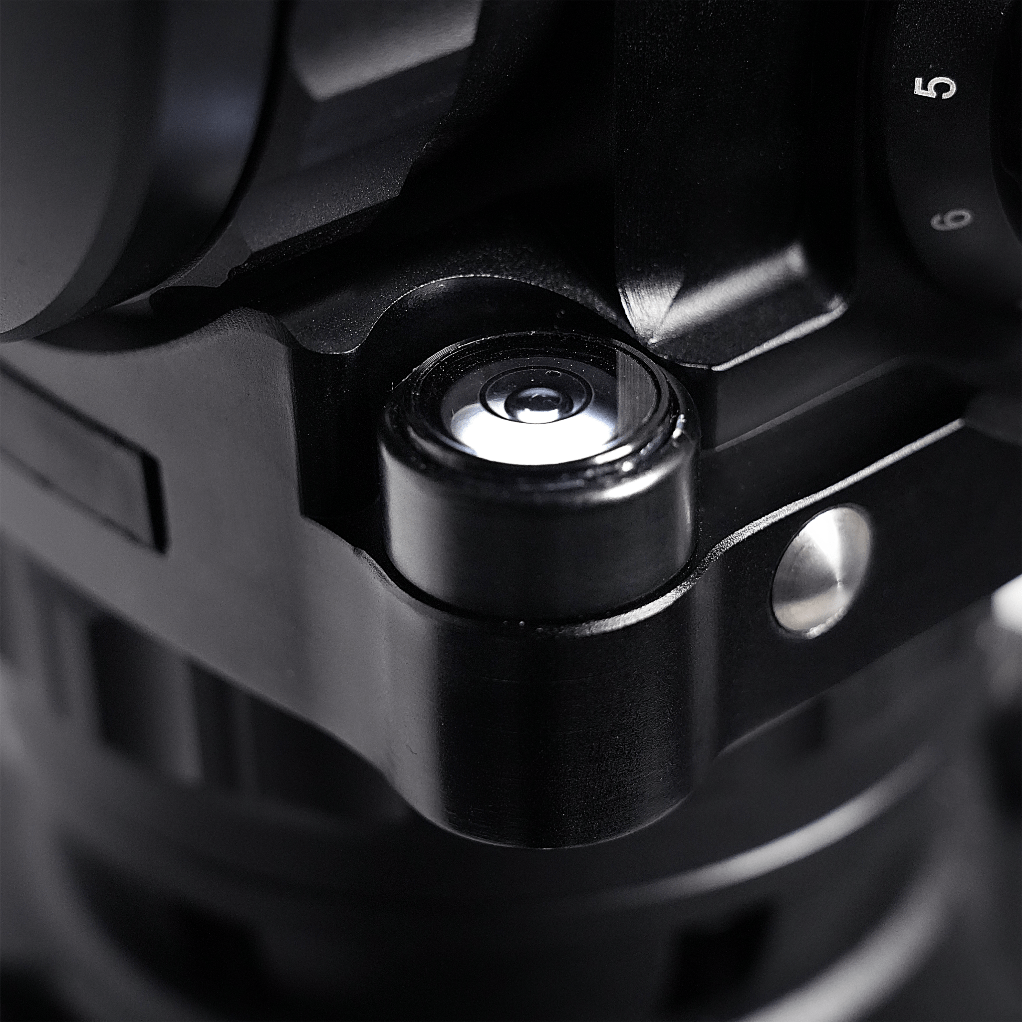 The T6 fluid video head coupled with an illuminated level bubble facilitating quick leveling in low-light conditions.